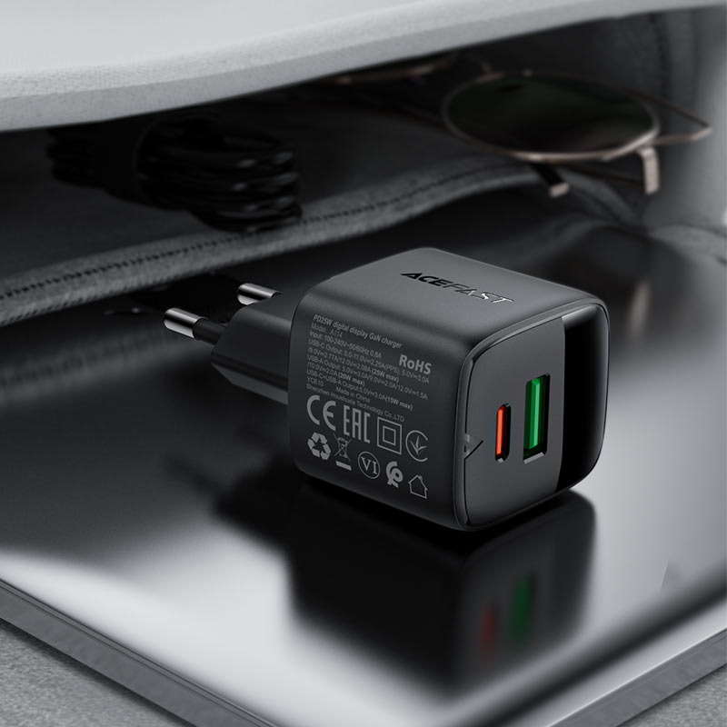 A114 PD25W GaN charger  (USB-A+USB-C) with digital  display (EU)