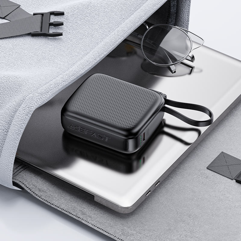 M15-10000 PD20W power  bank with cable
