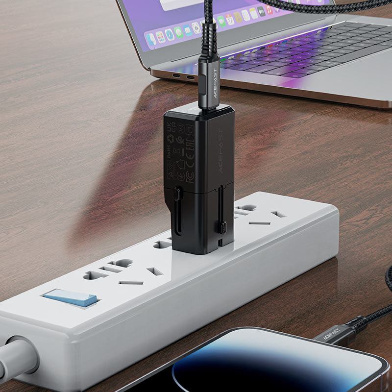 Z7 multifunctional PD30W  GaN mini charger